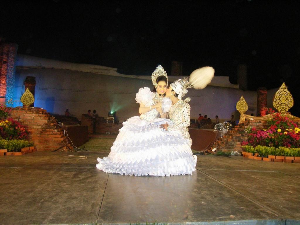 งานมหกรรมลิเกพื้นบ้านอ่างทอง ๒๕๕๔ (The Likay Angthong Festival 2011)