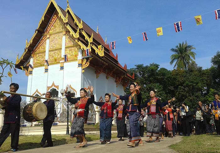 ททท. ชวนสัมผัส “งานบุญพวงมาลัย” ประเพณีเอกลักษณ์ชนผู้ไทยกุดหว้า จ.กาฬสินธุ์
