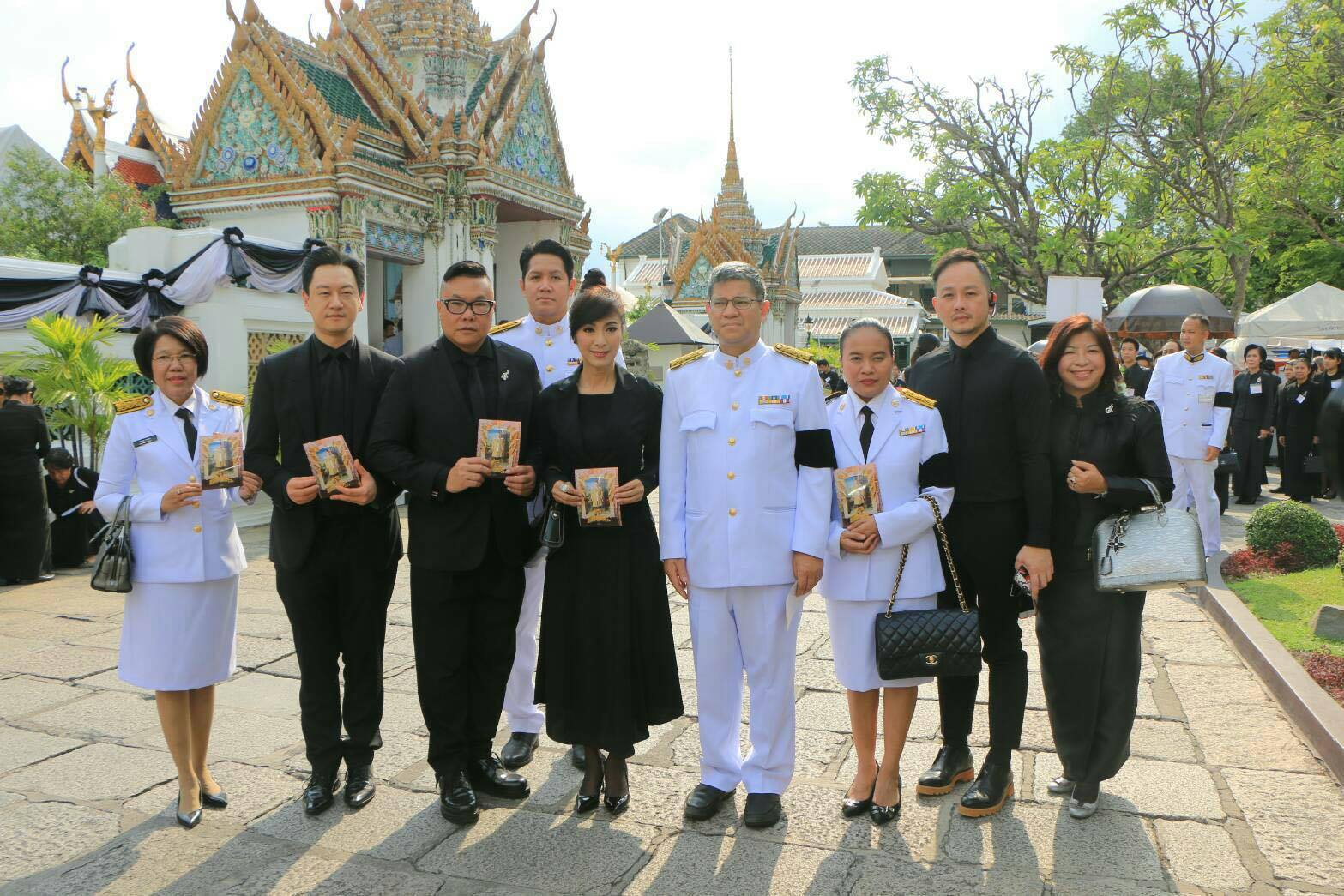 ดาราฮ่องกง “หมีเซียะ” เดินทางมาไทยเพื่อเคารพพระบรมศพในหลวงรัชกาลที่ 9