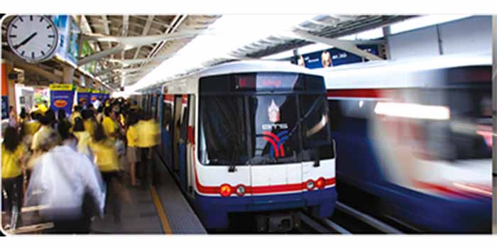 สงกรานต์รื่นเริง ผู้สูงอายุ  60  ปีขึ้นไปนั่งรถไฟฟ้าบีทีเอสฟรี