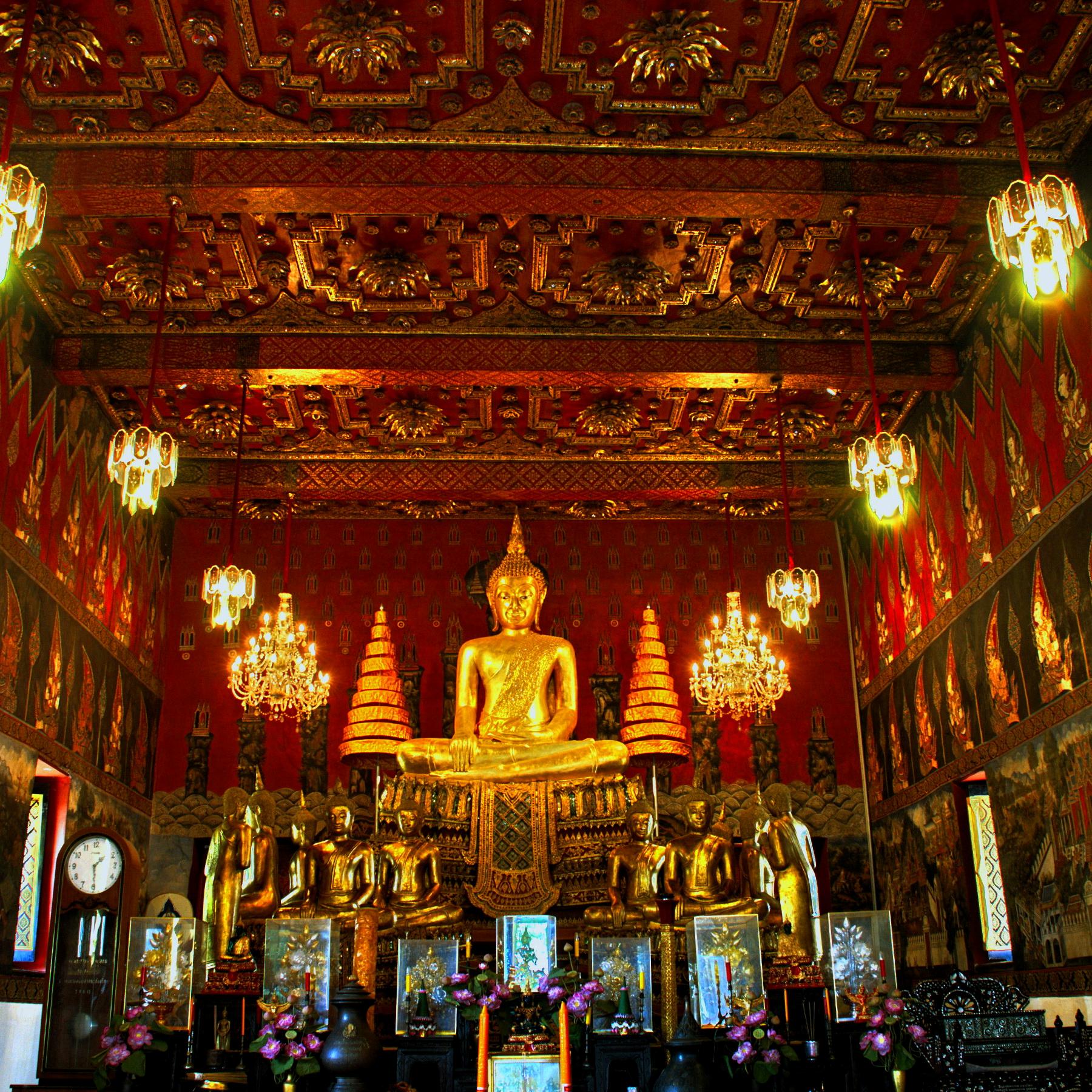 ขอเชิญสวดมนต์เสริมสิริมงคลข้ามปี ๒๕๕๕