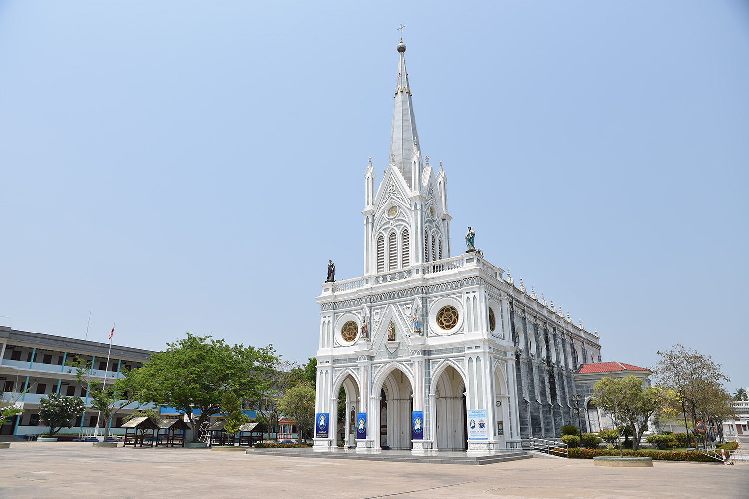 โบสถ์พระแม่บังเกิด  ต.บางนกแขวก อ.บางคนที จ.สมุทรสงคราม