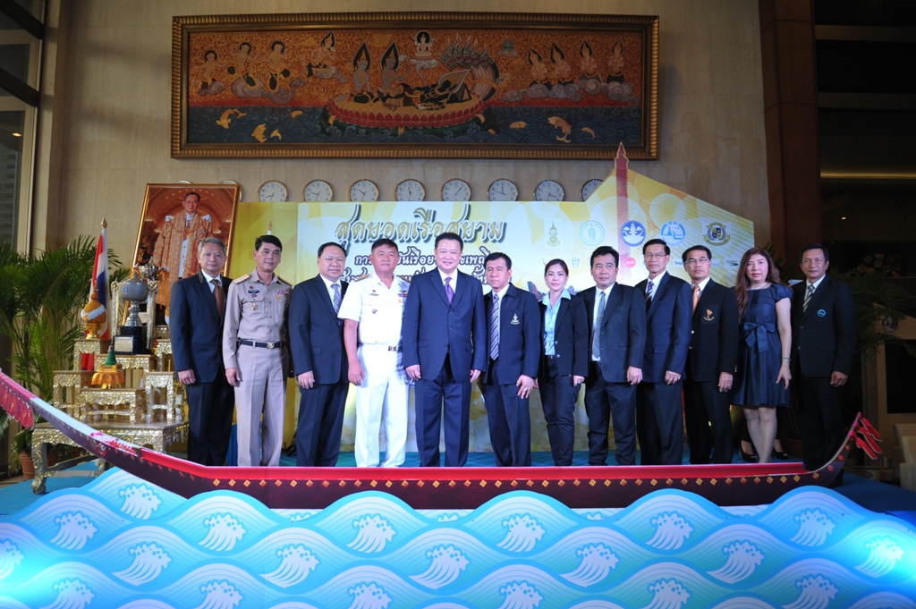 ททท. ร่วมกับ กทม. และสมาคมเรือพายแห่งประเทศไทย เชิญชวนนักท่องเที่ยวสัมผัสความสุขวิถีไทยกลางลำน้ำเจ้าพระยา ในงานสุดยอดเรือสยาม “Thailand International Swan Boat Race 2015”