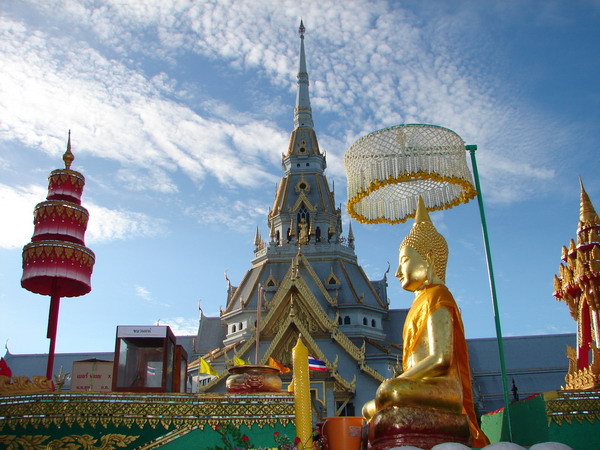 เที่ยวฉะเชิงเทรา นมัสการหลวงพ่อโสธร อุดหนุนสินค้าดีเมืองบางปะกง