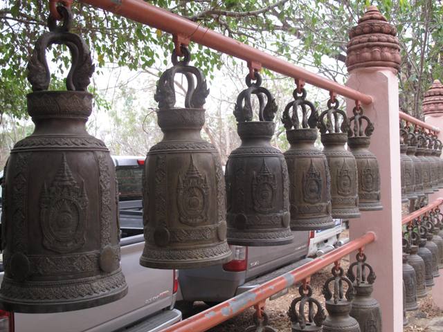 ททท. ขอเชิญไหว้พระสักการะสิ่งศักดิ์สิทธิ์และชมขบวนแห่วัฒนธรรมที่ยิ่งใหญ่ตระการตาในงานประเพณีขึ้นเขาสวาย จ.สุรินทร์