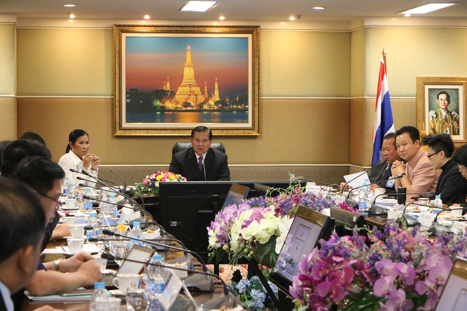 พลเอกธนะศักดิ์ ปฏิมาประกร รองนายกรัฐมนตรี เป็นประธานในการประชุม "ติดตามความคืบหน้าแนวทางส่งเสริมนักท่องเที่ยวคุณภาพจากสาธารณรัฐประชาชนจีน"