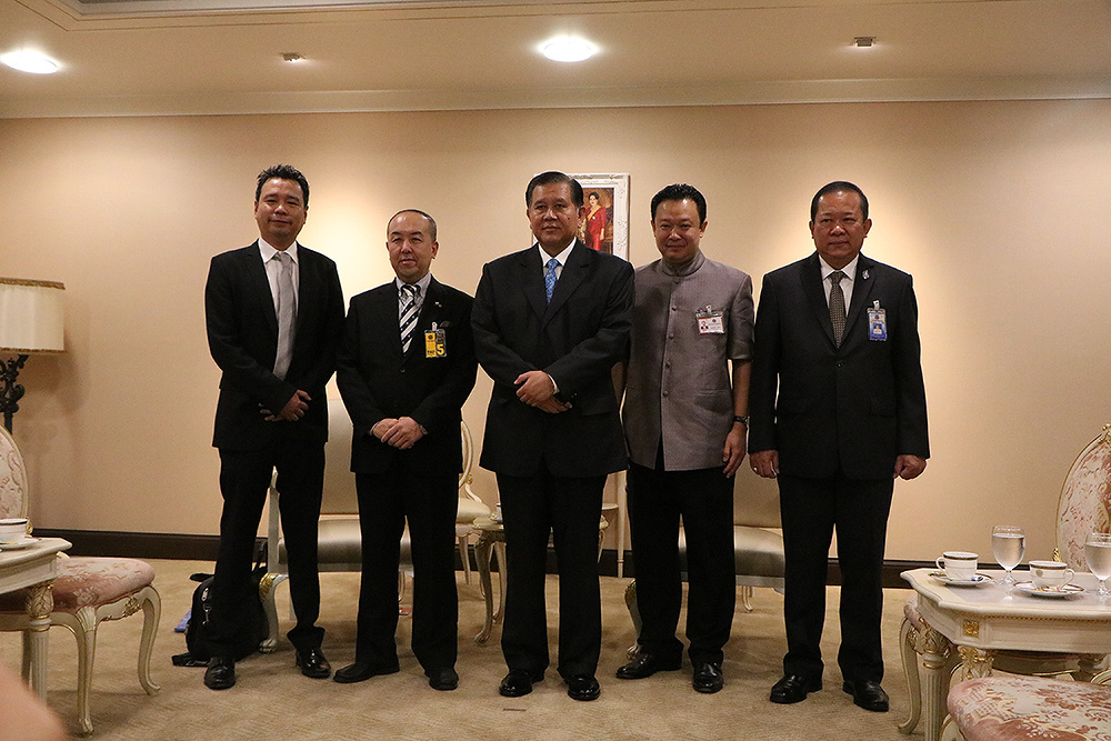 พลเอกธนะศักดิ์ฯ รองนายกรัฐมนตรี ต้อนรับคณะนักกีฬาซูโม่จากแดนปลาดิบ ที่เดินทางเตรียมพร้อมจัดแข่งขันซูโม่ในไทยปีหน้า