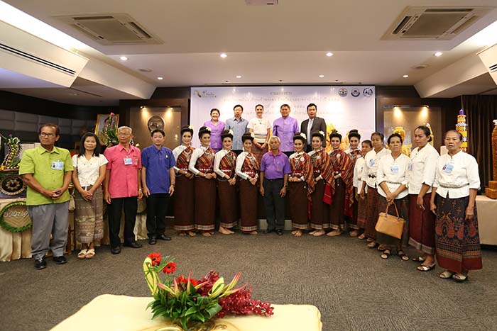 ๑๑๔ ปี งานประเพณีแห่เทียนเข้าพรรษาอุบลราชธานี  ประจำปี ๒๕๕๘.