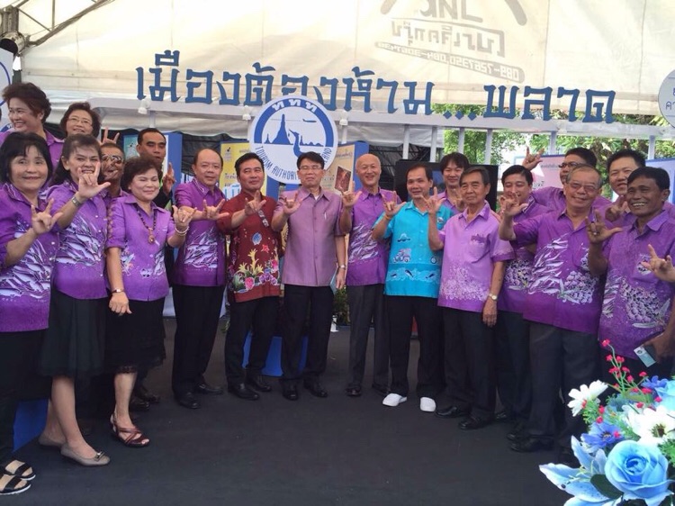 ตรัง...เมืองต้องห้ามพลาด... ยุทธจักรความอร่อยกับเทศกาลหมูย่างและขนมเค้กเมืองตรัง